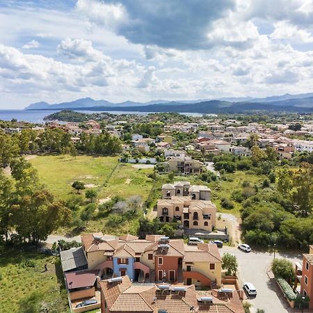 Bilocale 10 al mare con veranda Àrbatax Exterior foto