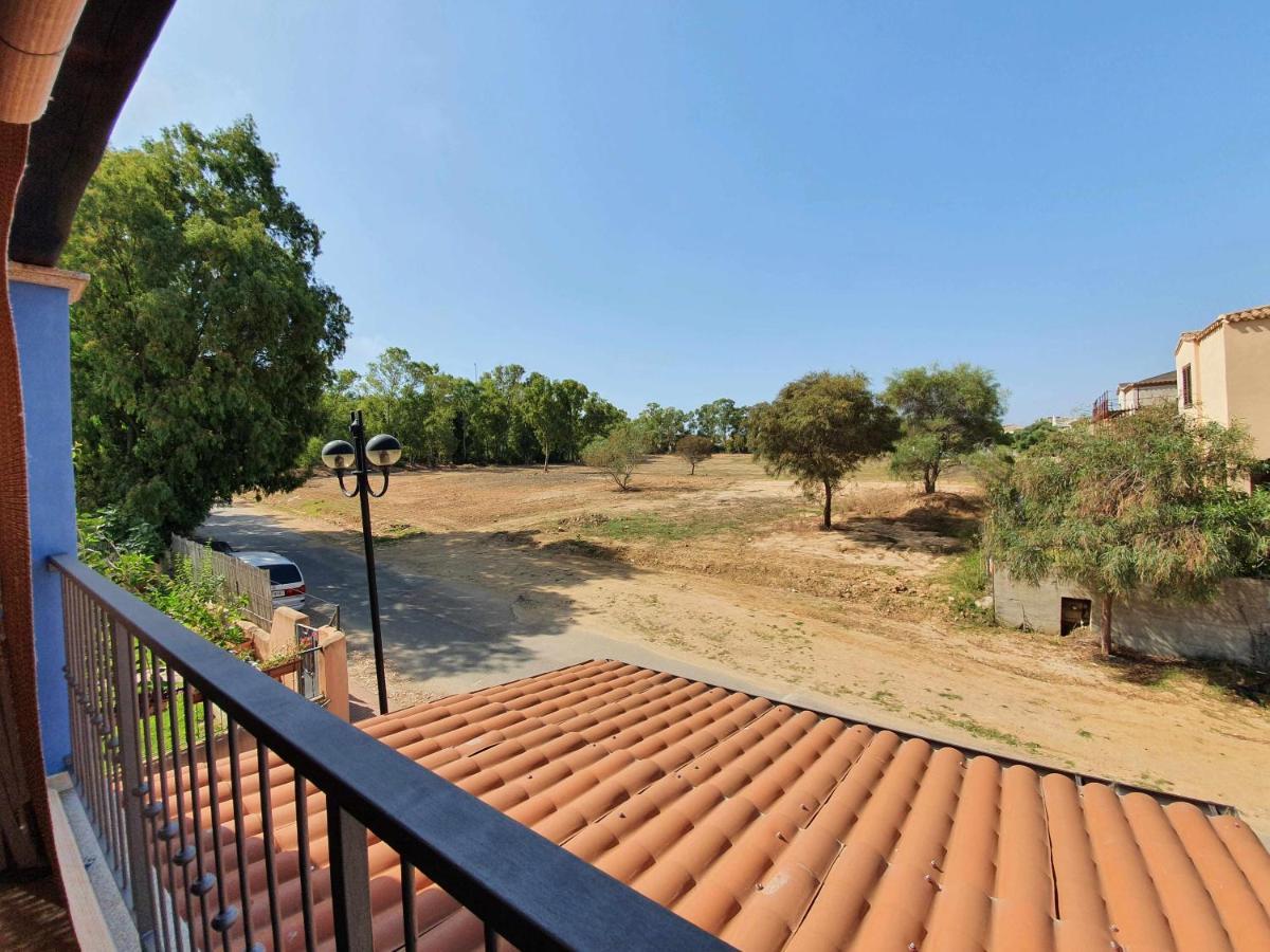 Bilocale 10 al mare con veranda Àrbatax Exterior foto